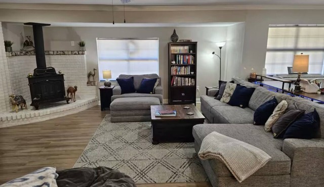 The Nomads Nest – Great Location - Feels Like Home
