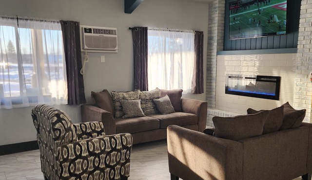 The Oasis Hotel & Bar
