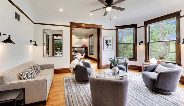 The Reunion House: Tree Tops Flat Unit!