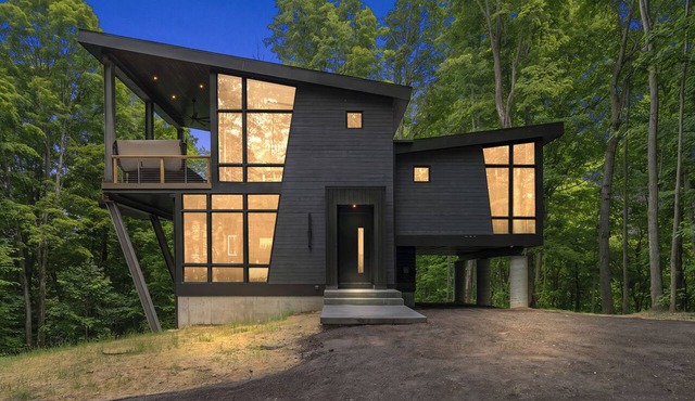 The Treehouse at Norstead in Cedar