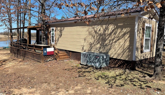 Tiny House lake front on FORK in Yantis
