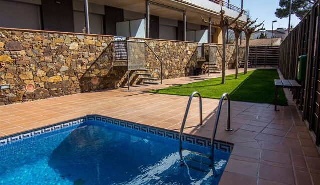 Torre Quimeta 4A - Three Bedroom Apartment, Sleeps 6 in Roses
