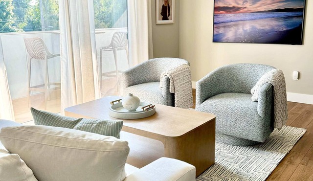 Traverse Sky | Luxe Downtown Condo | Walk to Beaches, Shops & Dining!