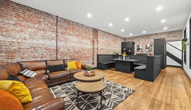 Unique Black Home in the Heart of Shelby Park in Louisville