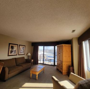 Valleyview Swing & Stay