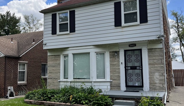 Vassar Cozy Colonial