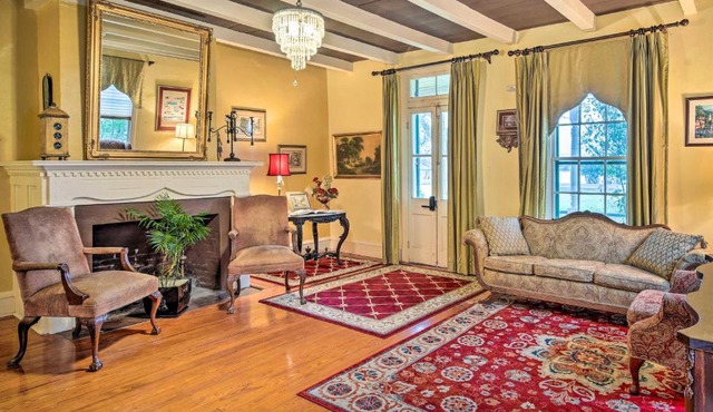 Vintage Louisiana Vacation Rental Home