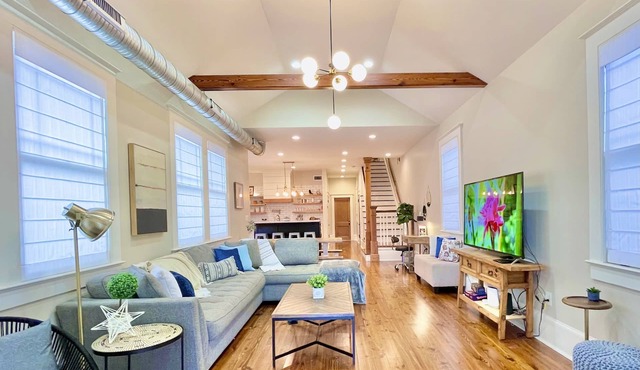 W O W! ! Designer Chic Luxury Garden District Home in New Orleans