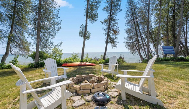 Waterfront Lake Michigan Tranquility Bay Getaway