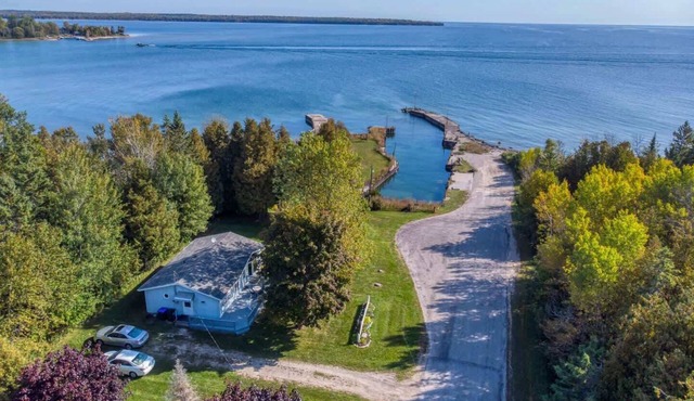Waters End Cottage: Lake Michigan Waterfront