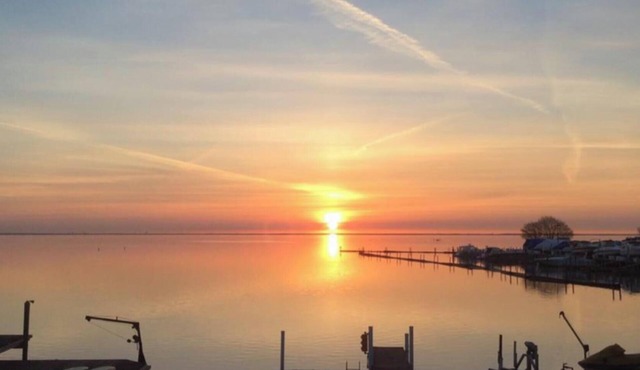 Welcome Lake Lovers, Beautiful Waterfront Home! in Harrison Township
