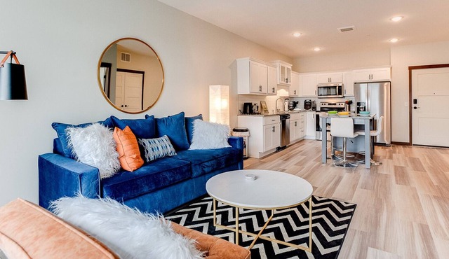 Welcome to the Blu! One bedroom Apartment