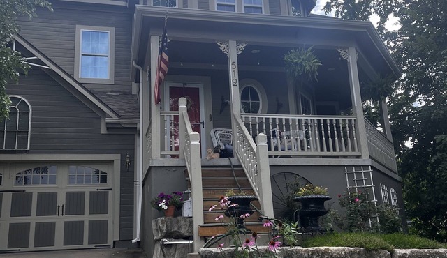 Weston Home perfectly located. Walk from the house and explore town! in Weston