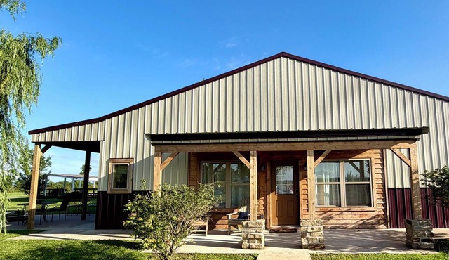 Willow Wood: Peaceful Retreat on 6 Acres in Bentonville