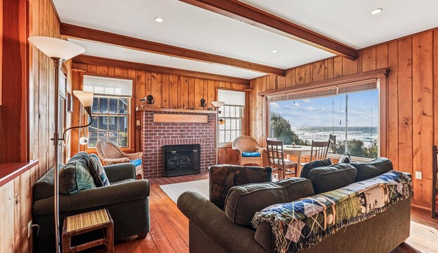 Windwhistle - Oceanfront! in Cannon Beach