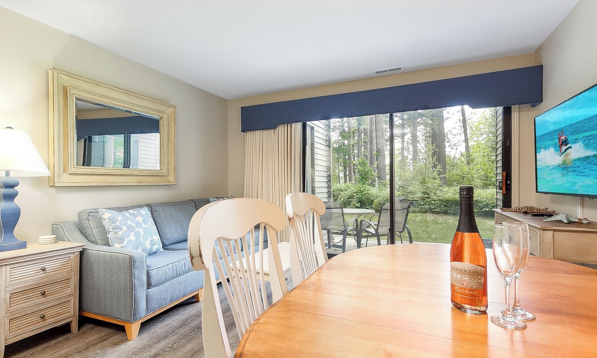 Acme Condo | The Shores Lakeside Condo Unit 5677