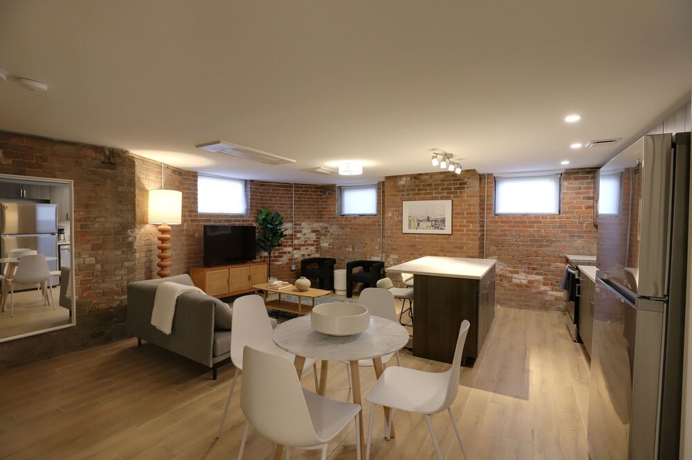 Brush Park Apartment | Mint House Detroit - Brush Park