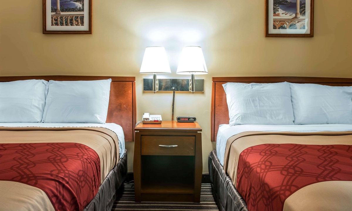 Paw Paw Hotel | Econo Lodge Paw Paw