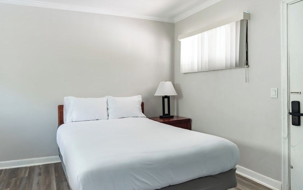 Riverview Apartment | Stylish Downtown Detroit Apartment for 2 With Wifi