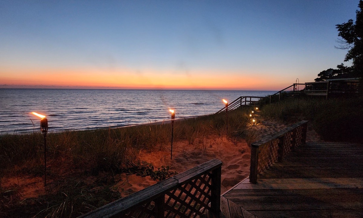 Montague Cottage | Charming 3-bedroom cottage RIGHT ON LAKE MICHIGAN with AC/HEAT/WIFI
