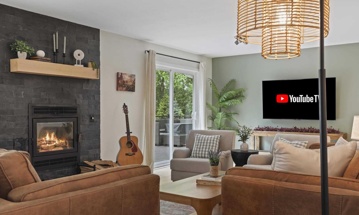 Madison House | HOT TUB - 20min to Capitol - Deck - Yard - Firepit