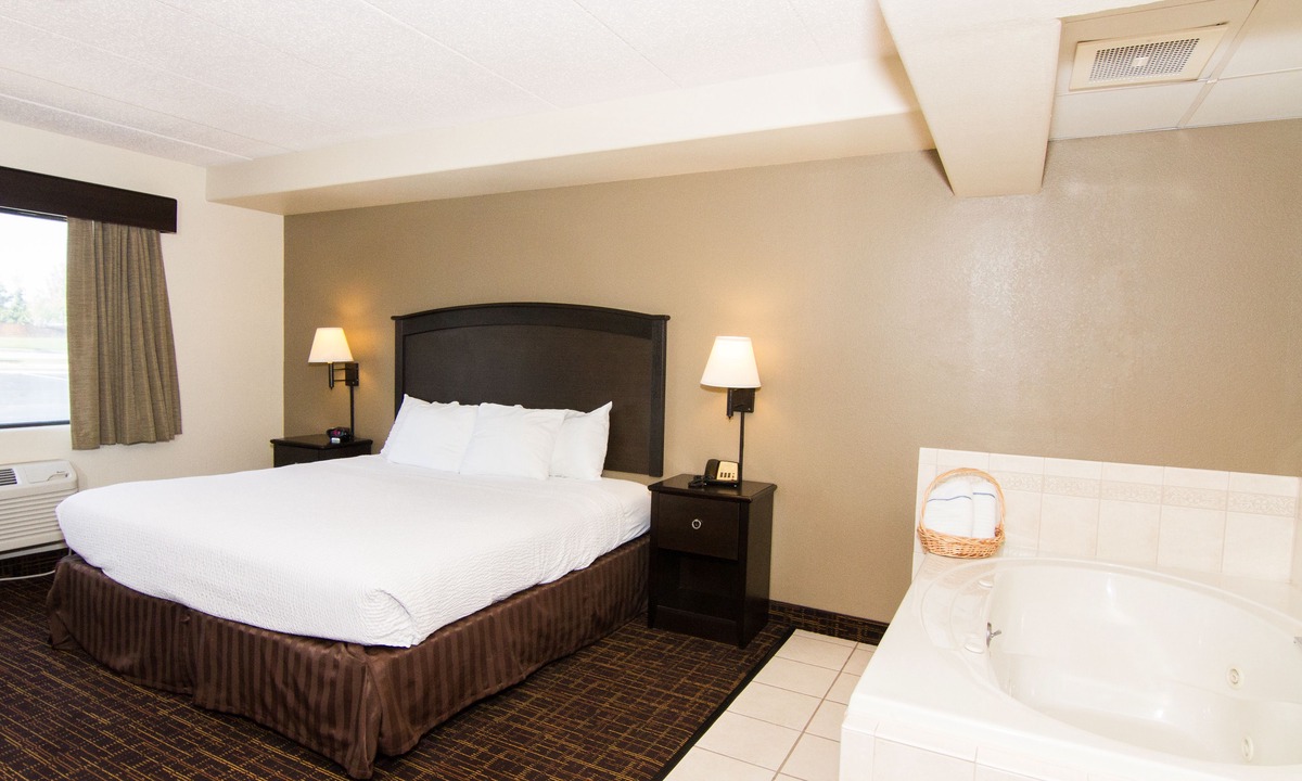 Orange Prairie Hotel | AmericInn by Wyndham Peoria