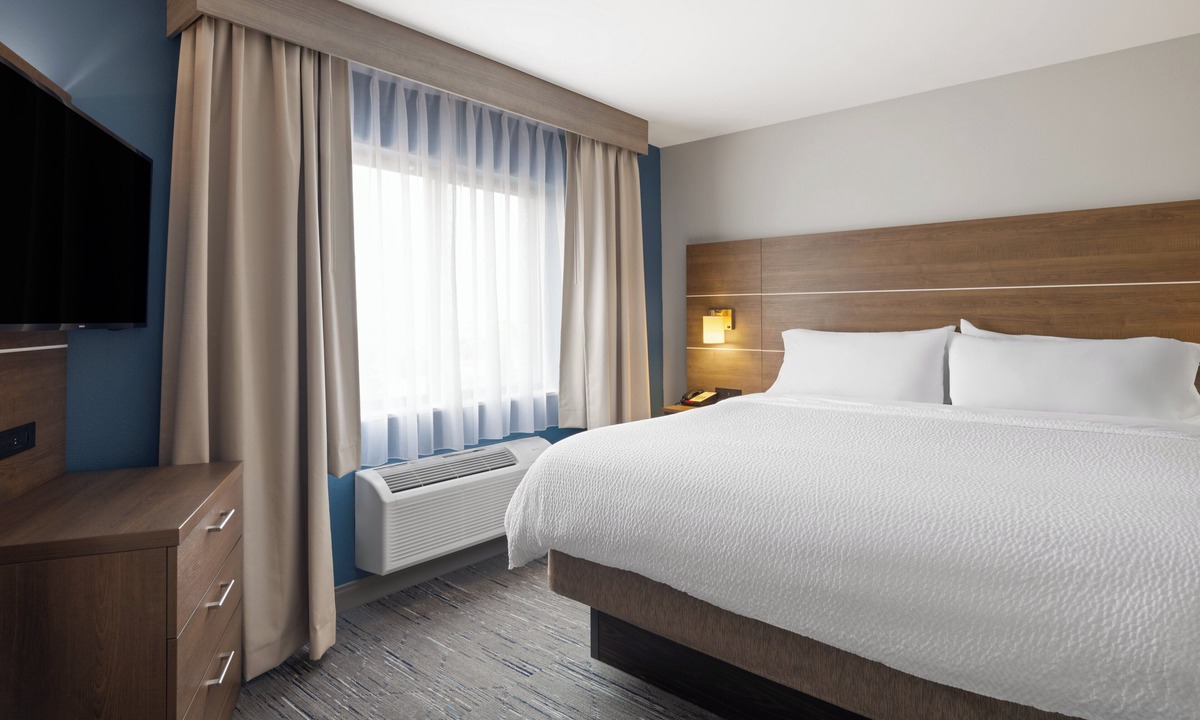Sheboygan Hotel | Holiday Inn Express Sheboygan-Kohler by IHG
