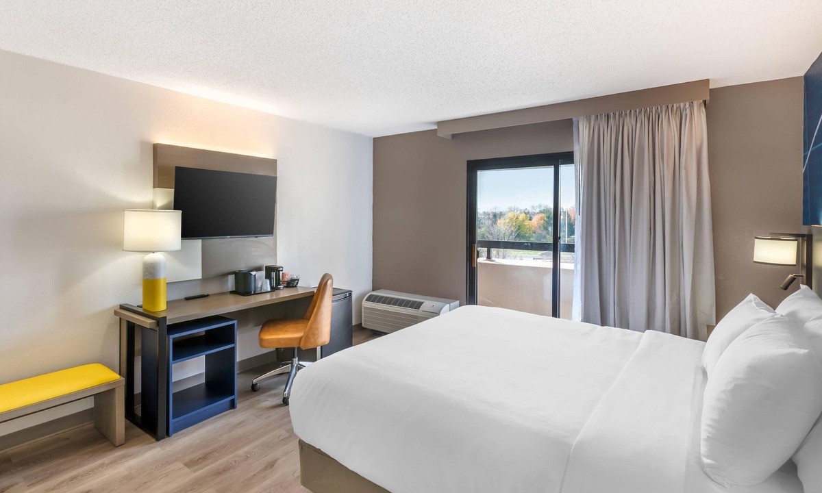 Arlington Heights Hotel | Comfort Inn & Suites Arlington Heights - Buffalo Grove