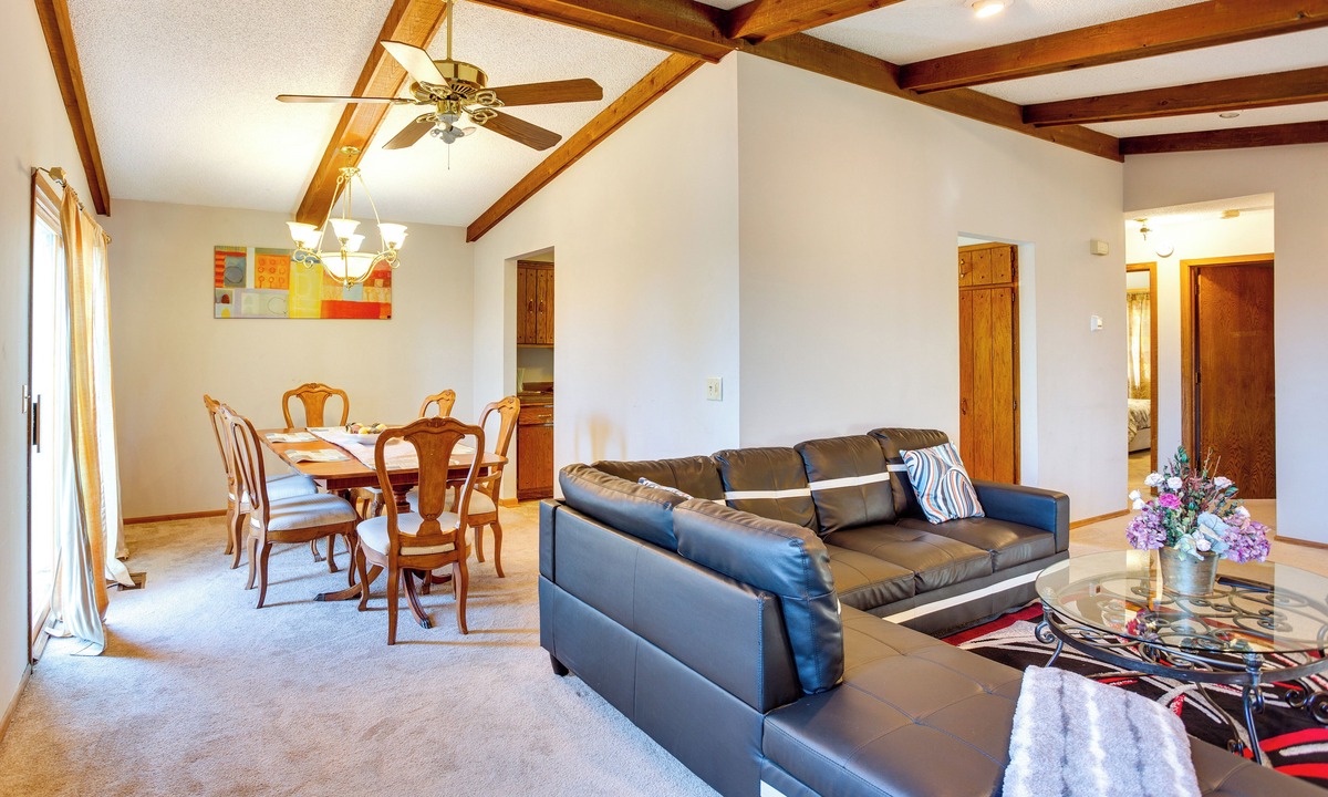 Brooklyn Park Cottage | Spacious Family Home: 11 Mi to Dtwn Minneapolis!