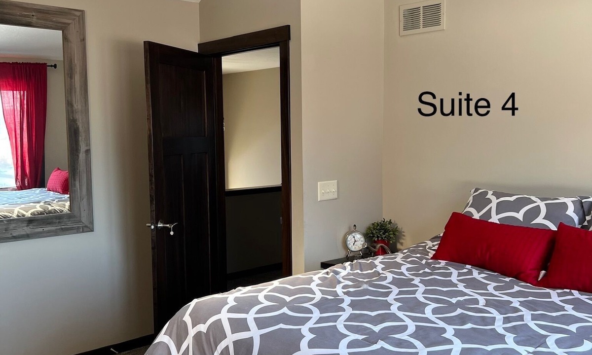 Caledonia Cabin | Perfect for groups of family and friends! 1-6 Bedrooms only rent what you need!