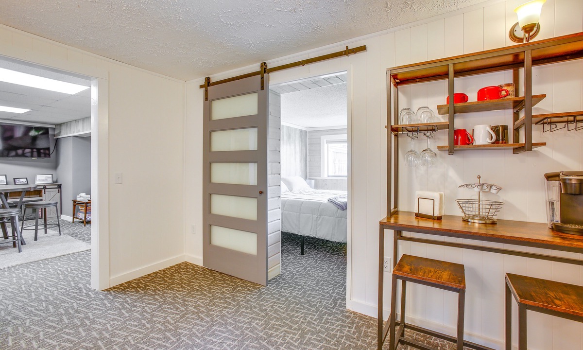 Lake Ann Apartment | Charming Lake Ann Apartment - Walkable Location!