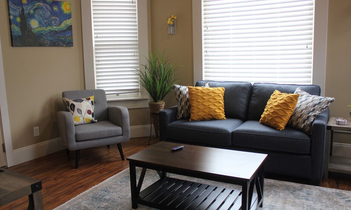 Vine Apartment | 131 Cedar 3 · Charming 2BR Luxury Apartment in Downtown Kalamazoo