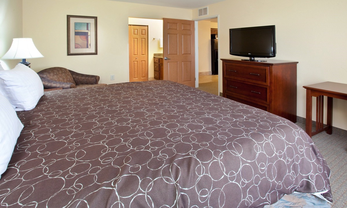 Simonton Lake Condo | Fully-Equipped Suite |Pool + Wi-Fi