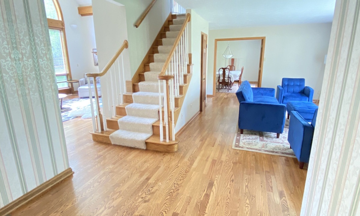 Edwardsburg House | 30 min from Notre Dame + Hottub, 10 acre estate and game room
