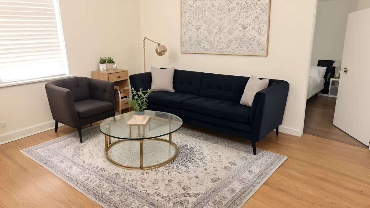 Avondale Apartment | Lively 3BR Apt in Chicago