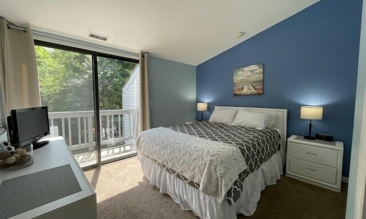 Acme Condo | Beach, Boat Rentals, Near Horse Shows! RIverside Shores