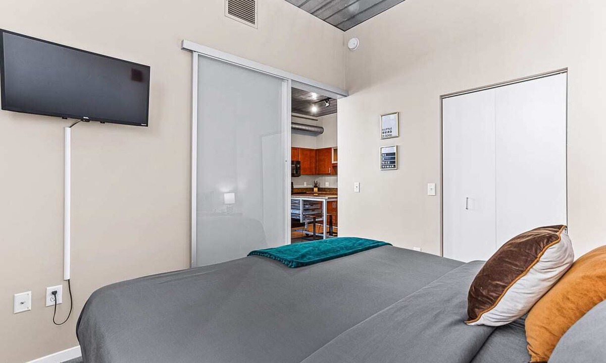 Old West Side Apartment | Modern apartment with fitness center