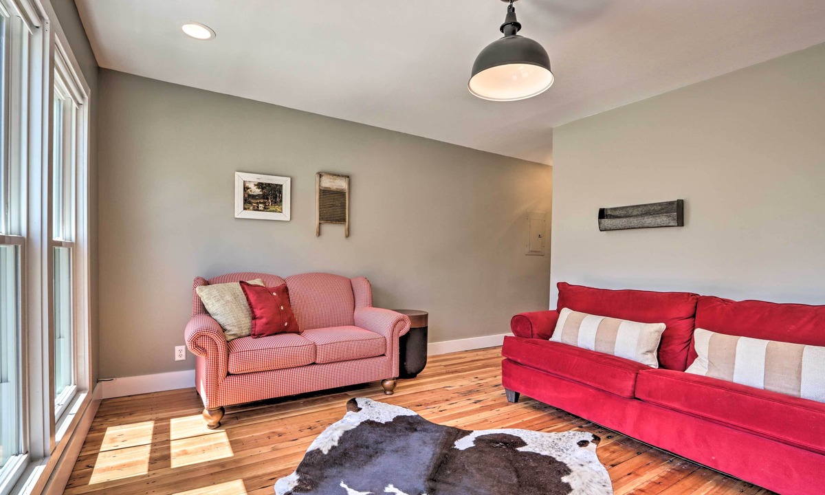 Defiance Apartment | 'The Ruebling House' Historic Defiance Apartment!