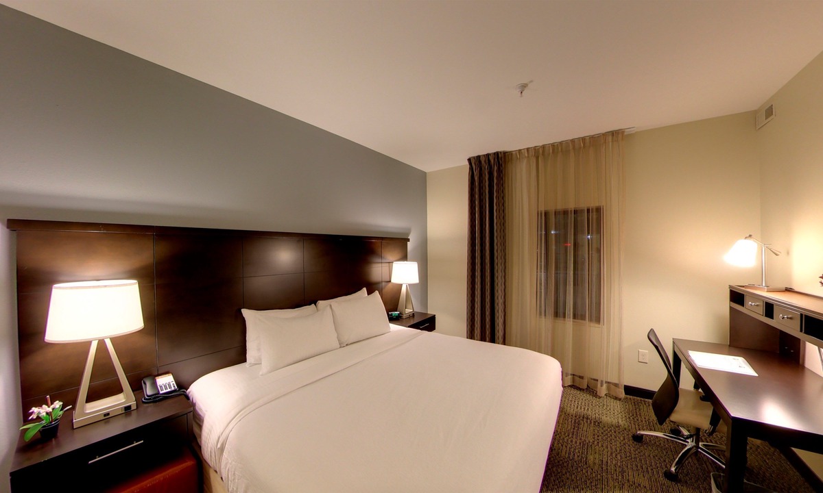 Bryant Pattengill East Apartment | Close to the University of Michigan + In Research Park | 24 Hour Business Center + Indoor Pool