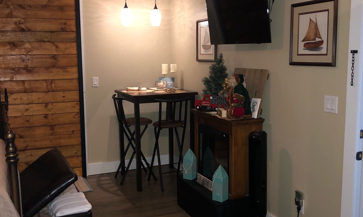 Kuttawa House | 1of2 Bedroom Suites at Lake Barkley Old Kuttawa, KY - w/golf cart