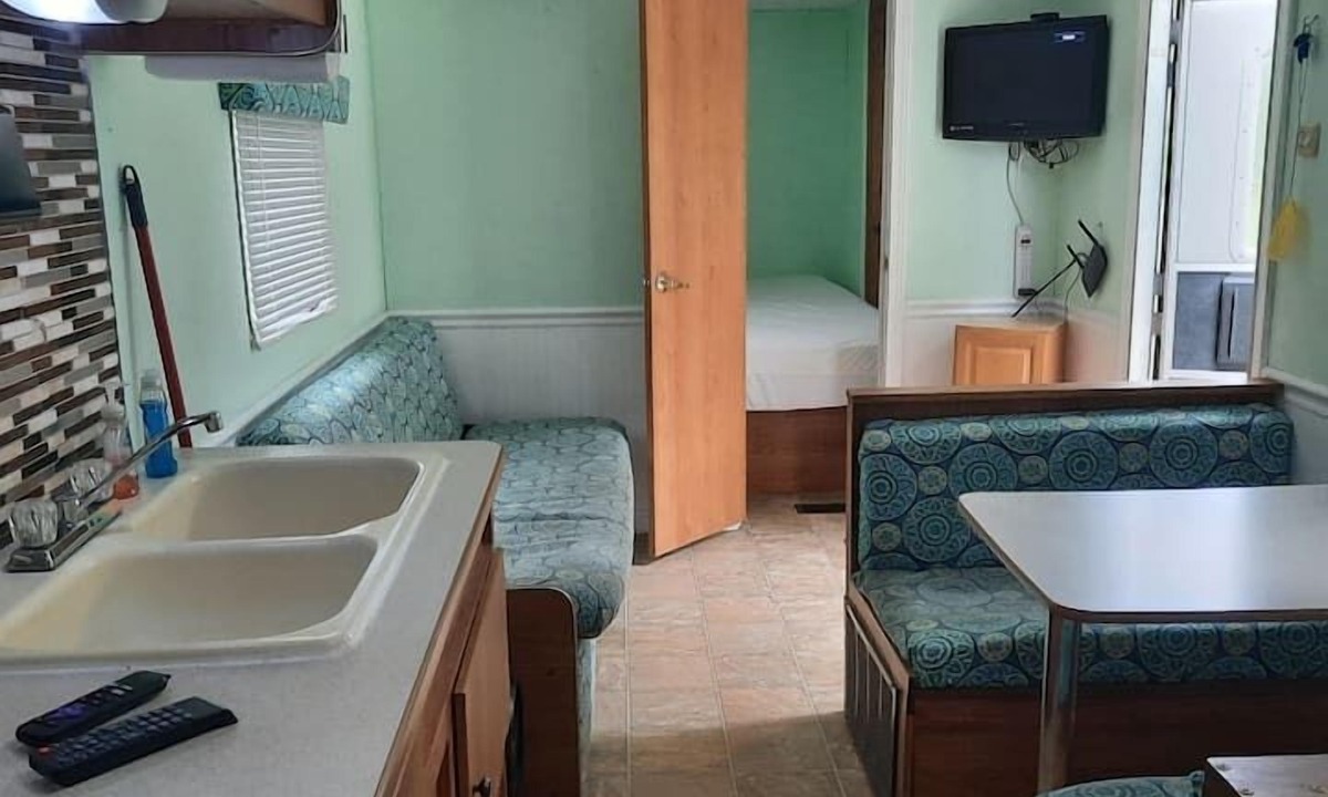 Marblehead House | Marblehead Camper 200 Yards From Water!