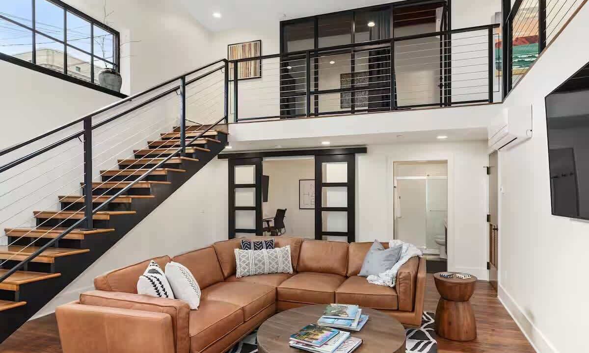 Grand Rapids Apartment | Lehigh Suite - Urban Sanctuary Luxury Stay with Private Parking