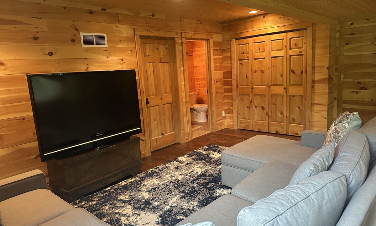 Tower House | Breezy Point Lodge: Quiet, peaceful retreat near Lake Vermilion