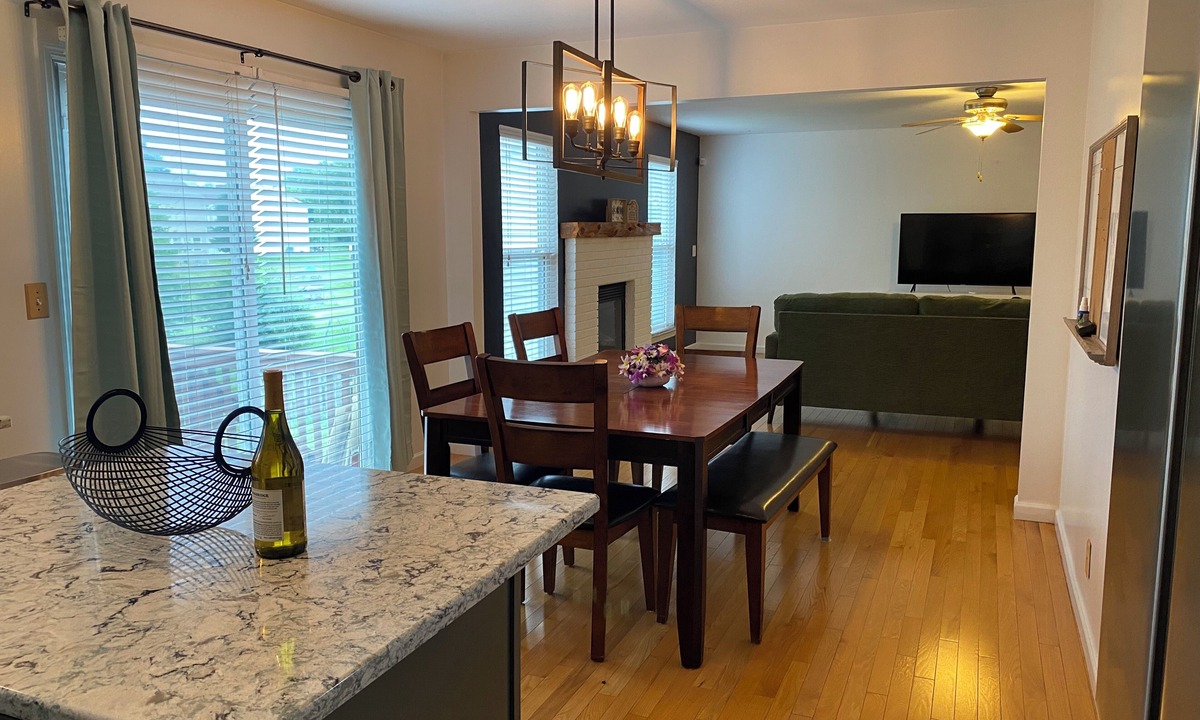 Fairview Heights House | Spacious 4-bedroom house in safe and quiet Fairview Heights, IL with AC & yards!
