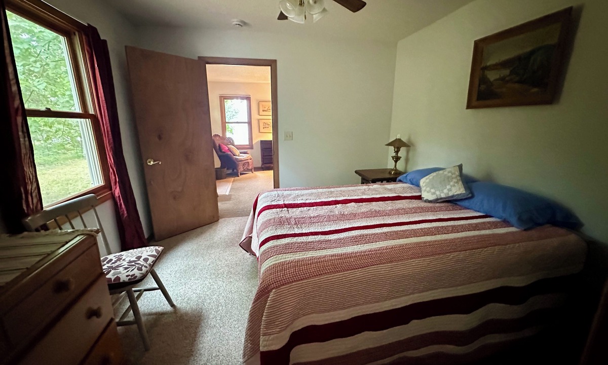 Breezy Point Cottage | Rustic 2-bedroom lakeside cottage near Nisswa