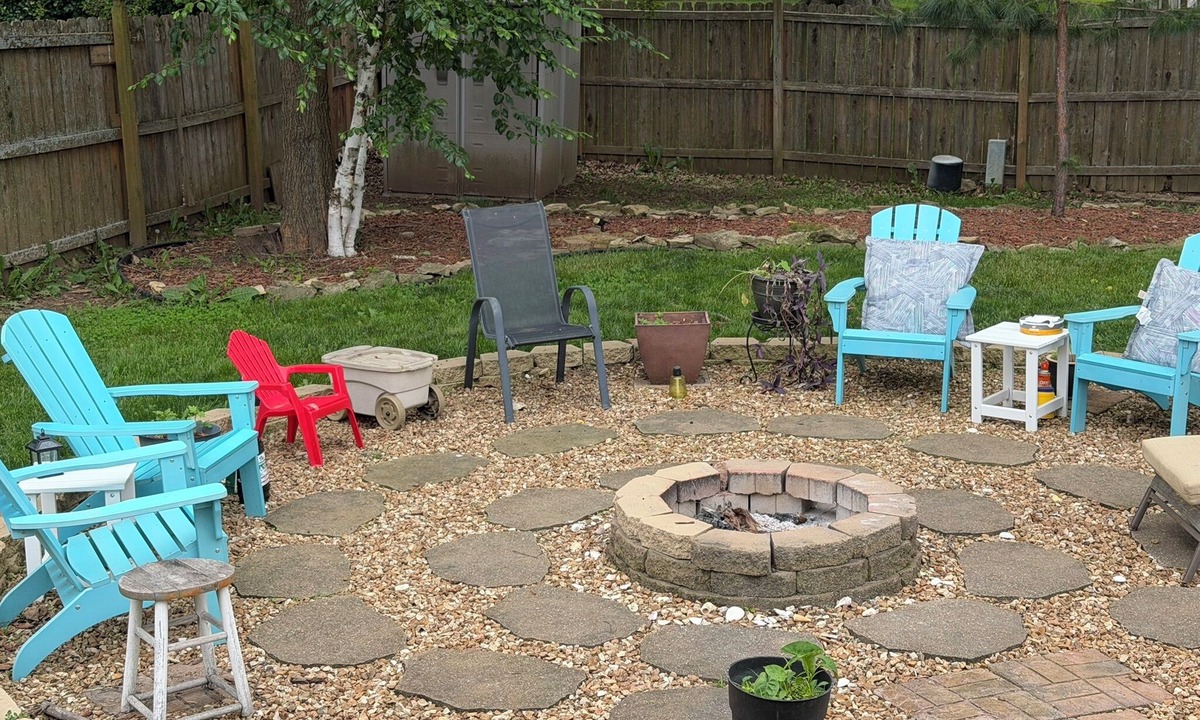Blue Springs House | 3 Bedroom Backyard Oasis Near Major international sporting event Events