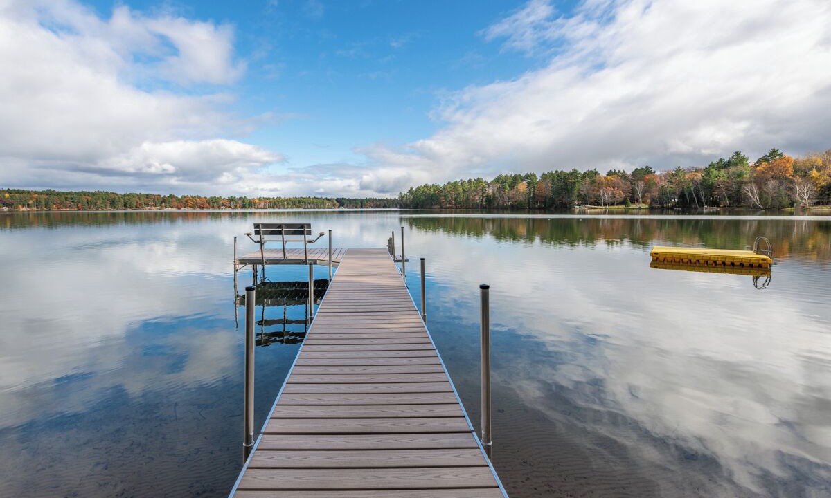 Eagle River House | Sandy Beach, Swim Raft, Fire Pit, AC - Perfect Family Lakehome!