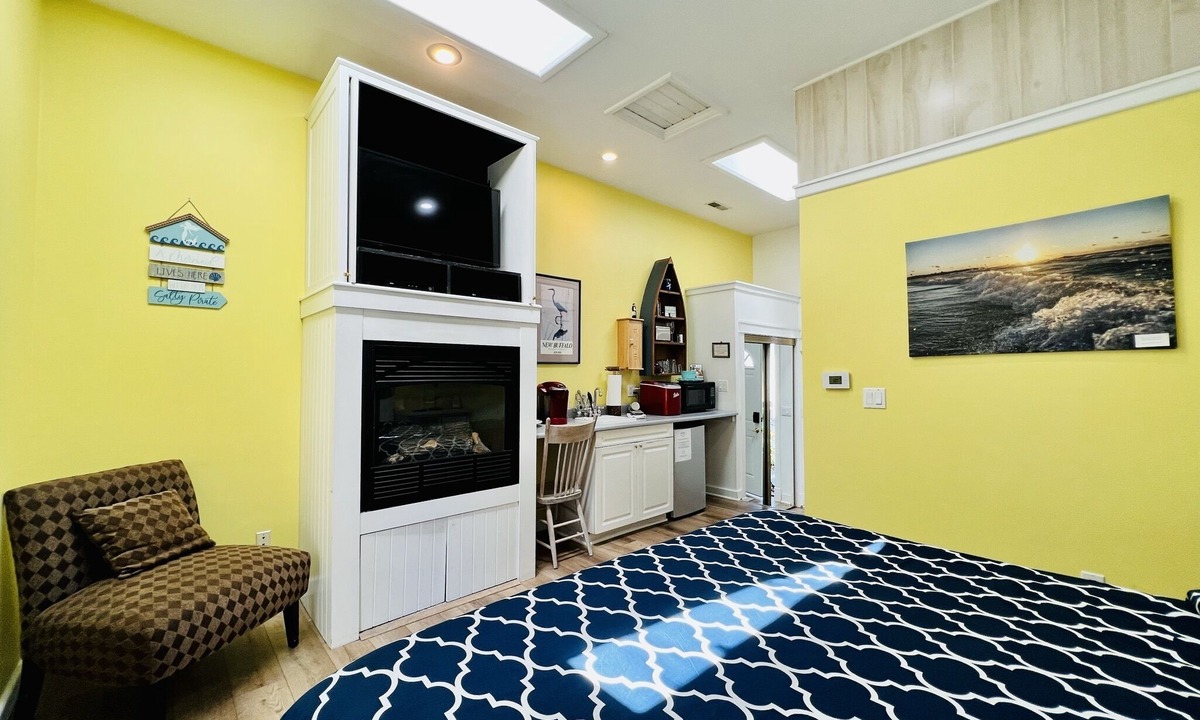 New Buffalo House | Eber Knight Studio - King size with Jacuzzi