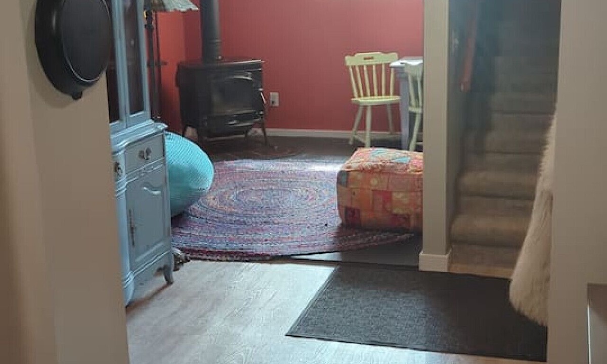 Viroqua House | Maple St. King Suite - Free Daytime EV Charging!