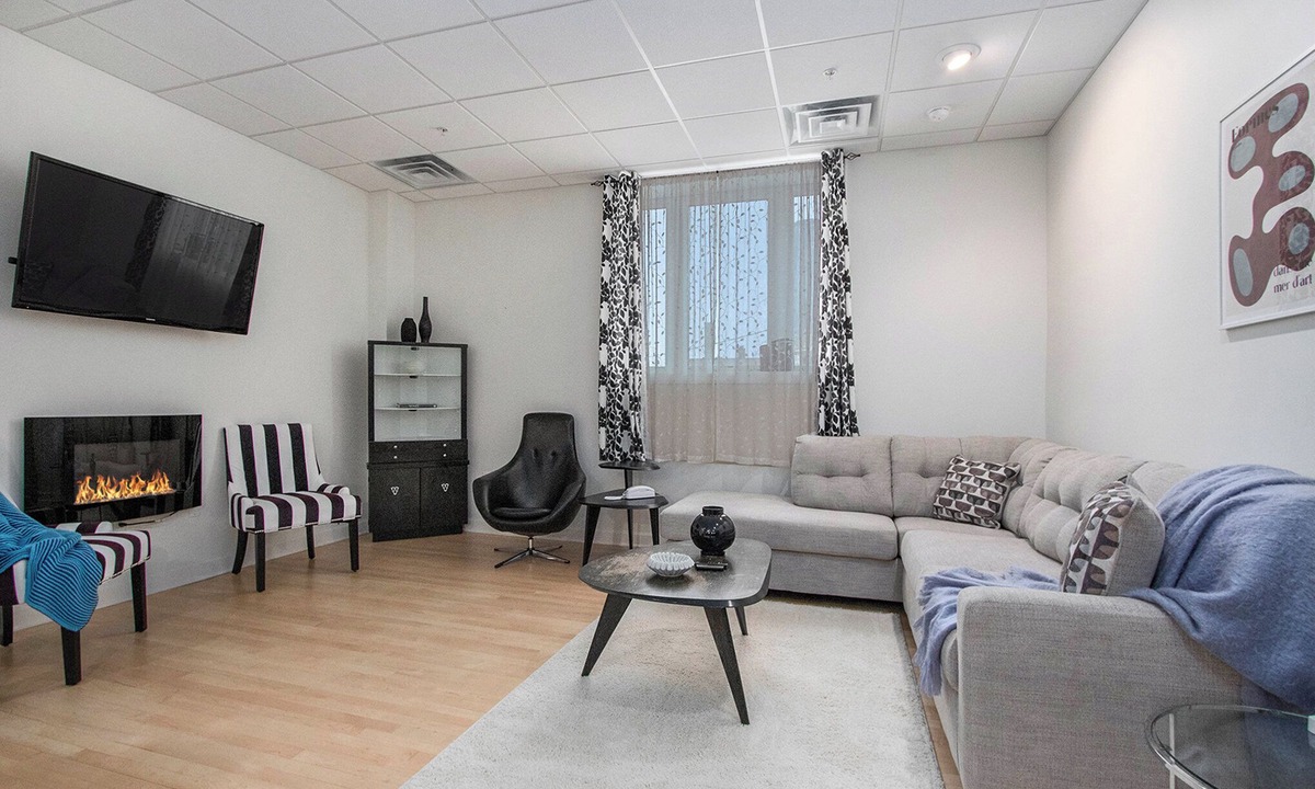 Saint Joseph Condo | Wine & Waves | Downtown Rooftop Deck | Fireplace